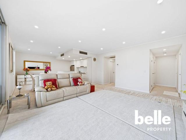 Waterfront Lifestyle | Spacious 3 Bedroom Apartment for Rent