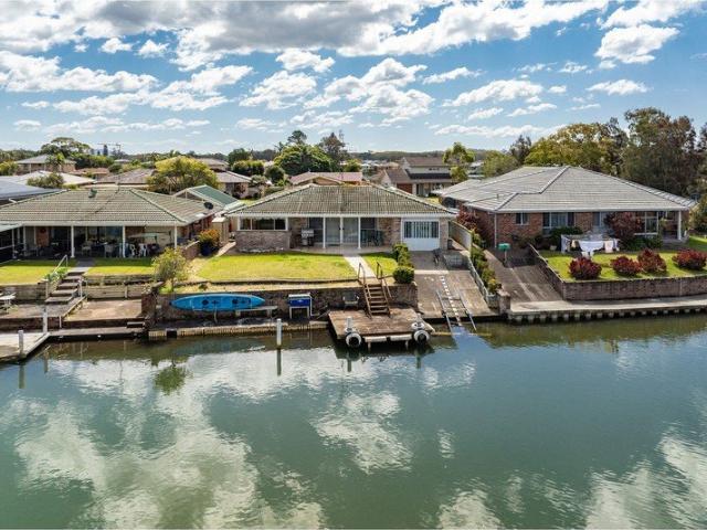 Waterfront Lifestyle Stunning Canal Views in Forster Keys