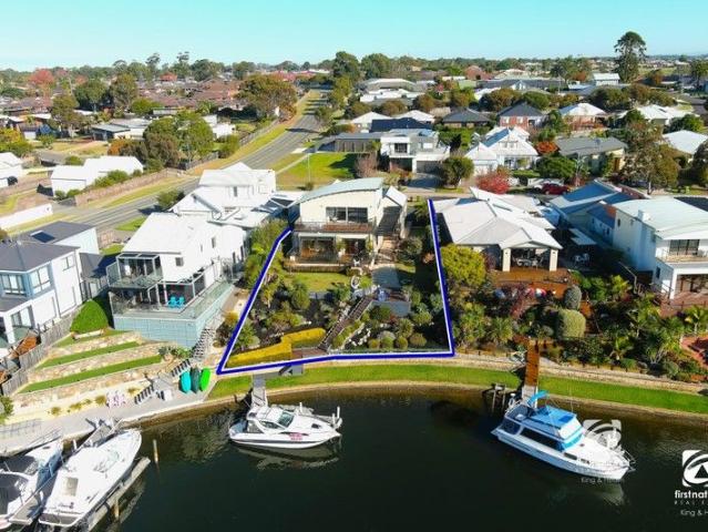 WATERFRONT LIVING