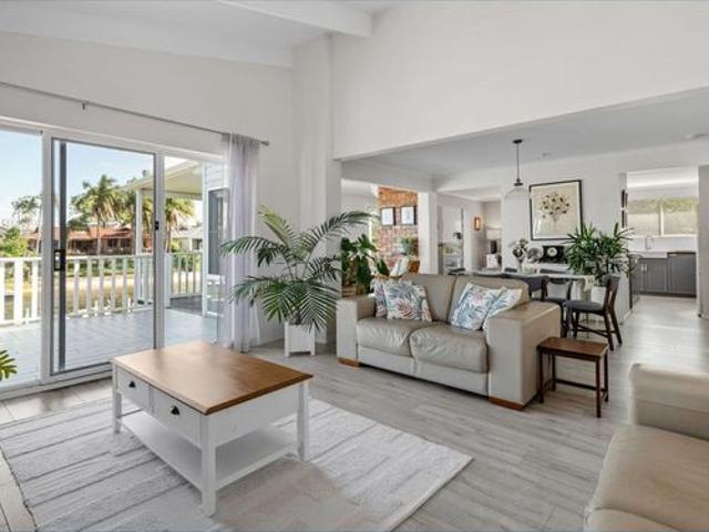 WATERFRONT LIVING
