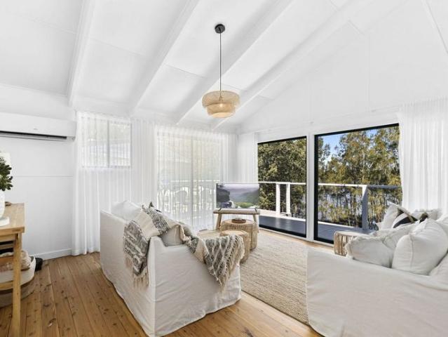 Waterfront Living with a Relaxed Coastal Feel