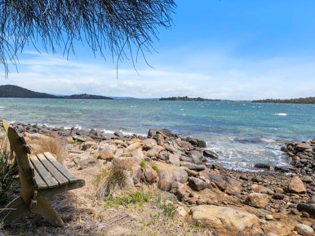 Waterfront Living with Unforgettable Island, Water and Mountain Views