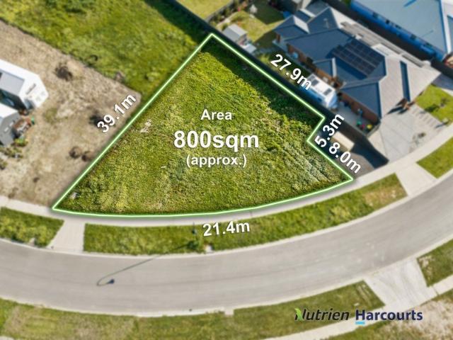 Waterfront Living with uninterrupted Views 800m² of Pure Possibility