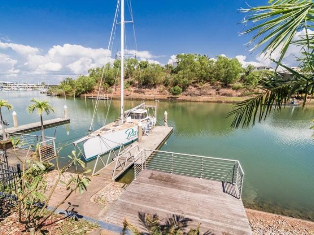 WATERFRONT LIVING WITH YOUR OWN MARINA BERTH