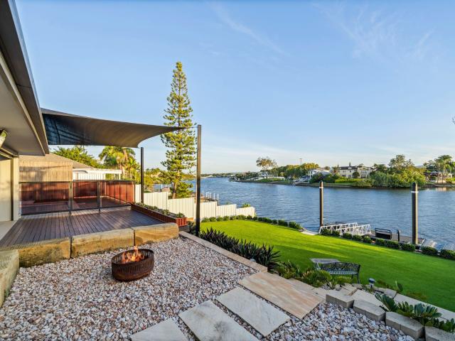 WATERFRONT LIVING AT ITS BEST!