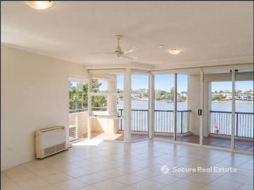 Waterfront Living in Teneriffe