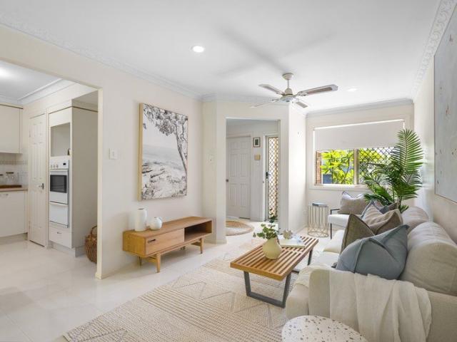 Waterfront Living in Central Tewantin