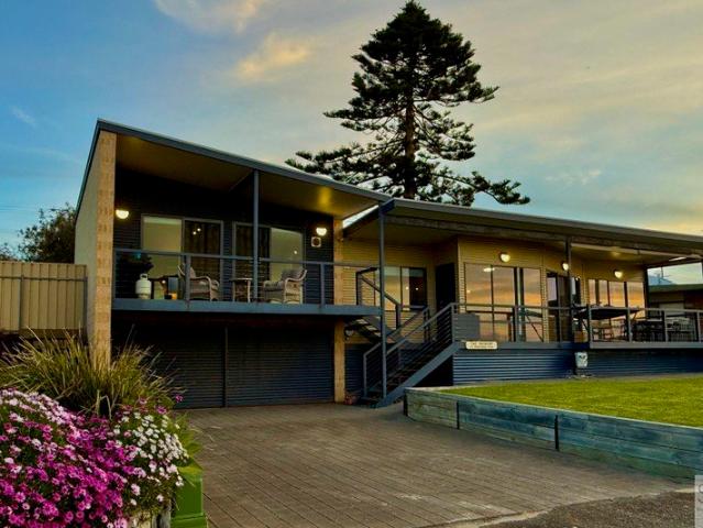 Waterfront Living in Penneshaw