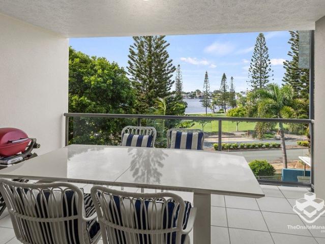 Waterfront living in secure Caribbean Kawana Island