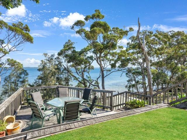 WATERFRONT LIVING MEETS VERSATILITY