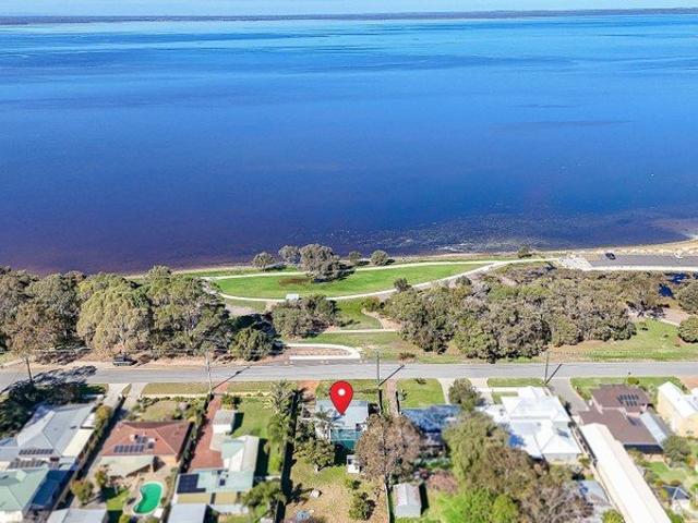 WATERFRONT LIVING MEETS INVESTMENT POTENTIAL
