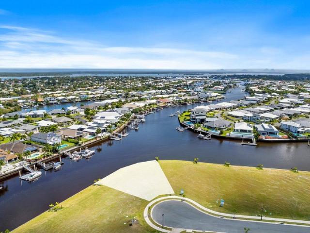 Waterfront Living on a Grand Scale