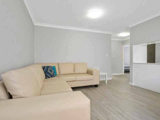 Waterfront Living Opposite The Entrance Channel – Fully Furnished