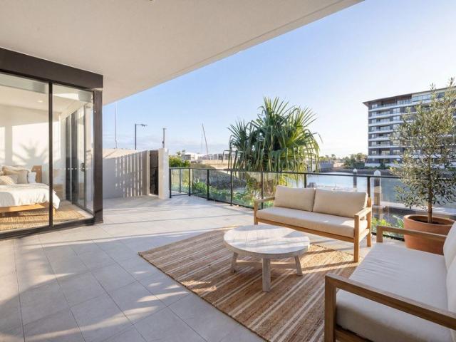 Waterfront Living Sellers Ready to Meet the Market