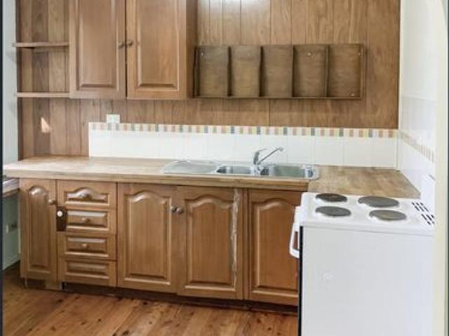 Waterfront Living Spacious 3 Bedroom Upstairs Residence