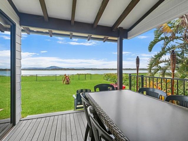Waterfront location with expansive river views