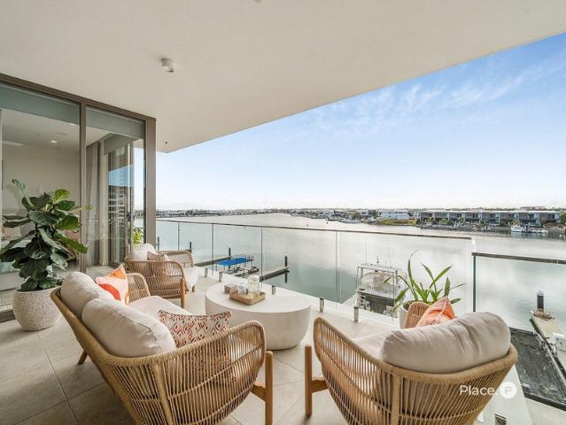 WATERFRONT PEACEFUL LIVING AT ITS BEST!