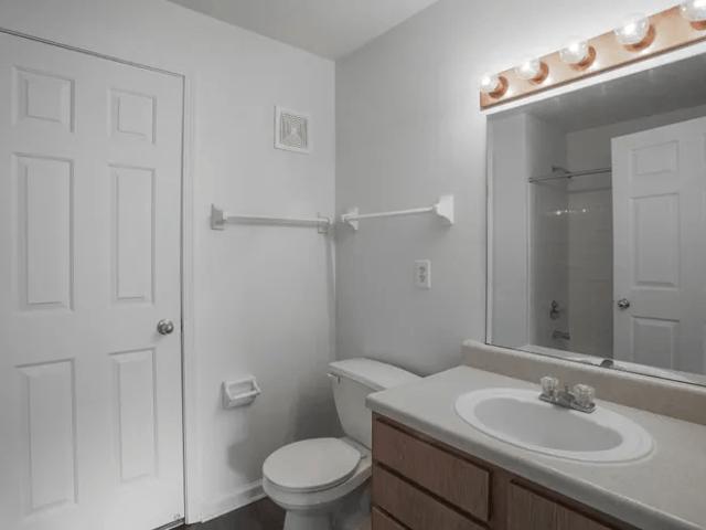 Waterfront Pointe 3 Bedroom Apartment for Rent at 3015 Rolling Dunes Dr, Indianapolis, IN 46214 Key Meadows
