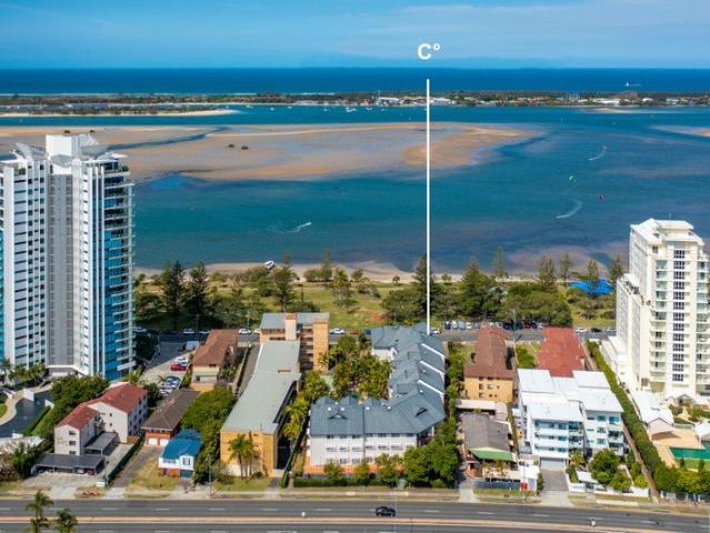 Waterfront Position! 2 Bed, 2 Bath, 1 Car