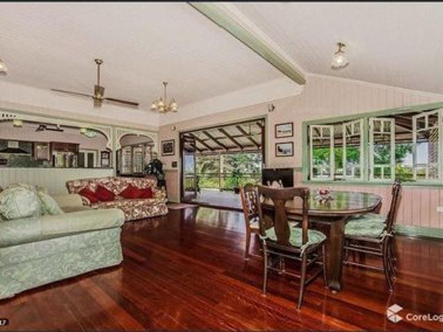 Waterfront Queenslander with Stunning Water Views
