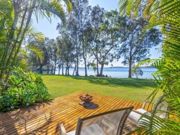 WATERFRONT RESERVE ARCHITECTURAL BRILLIANCE