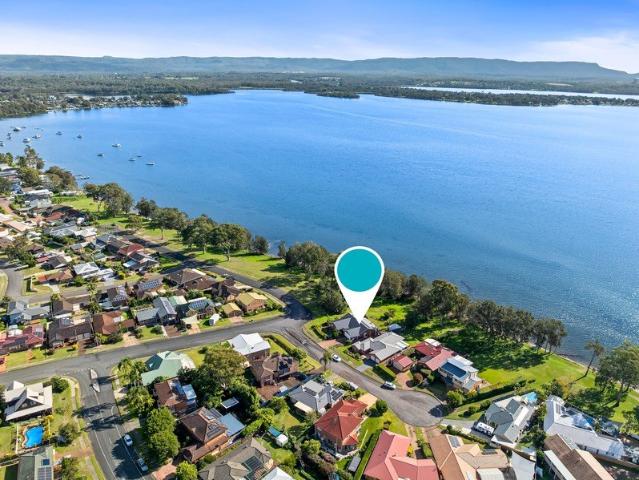 Waterfront Reserve Living on 724sqm