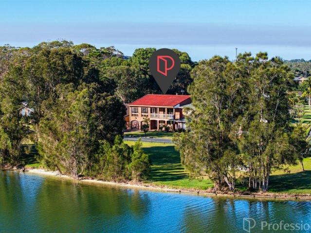 Waterfront Reserve, Spacious Living with Stunning Water Views