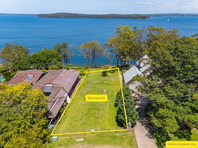 WATERFRONT RESERVE VACANT LAND EASY ACCESS TO THE LAKES EDGE & GREAT LAKE VIEWS