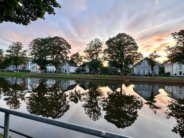 Waterfront residence: old building with canal view & parking in the heart of Oldenburg, Oldenburg Amsterdam Apartments for Rent