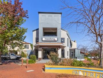 Gungahlin, Yass Valley, Victoria - Equipped kitchen
