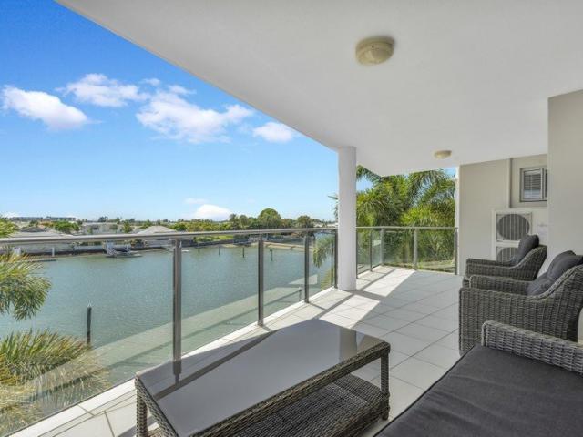Waterfront Sanctuary 3 bedroom OPEN DAILY