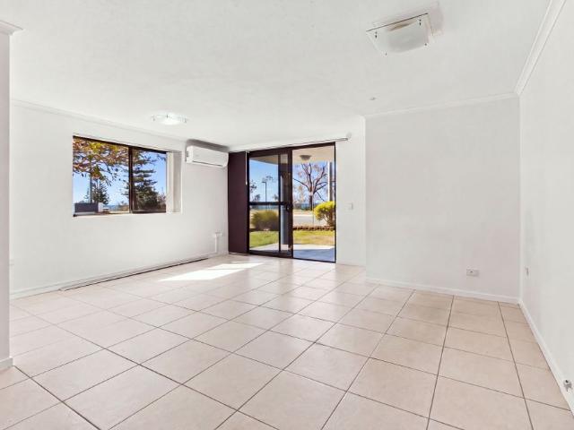 WATERFRONT UNIT