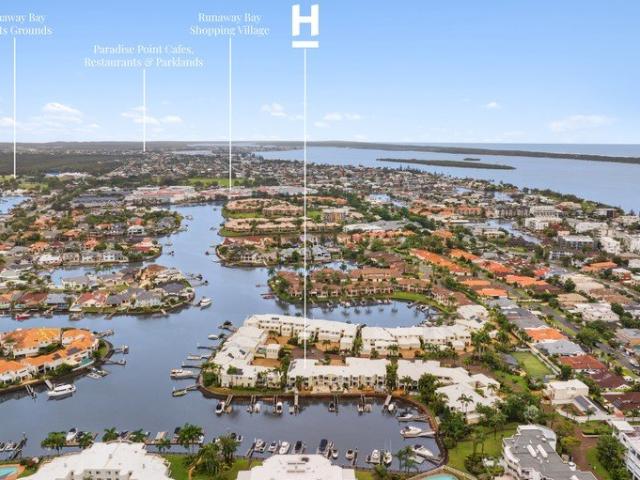Waterfront Villa, Great Location, Vendor wants It SOLD