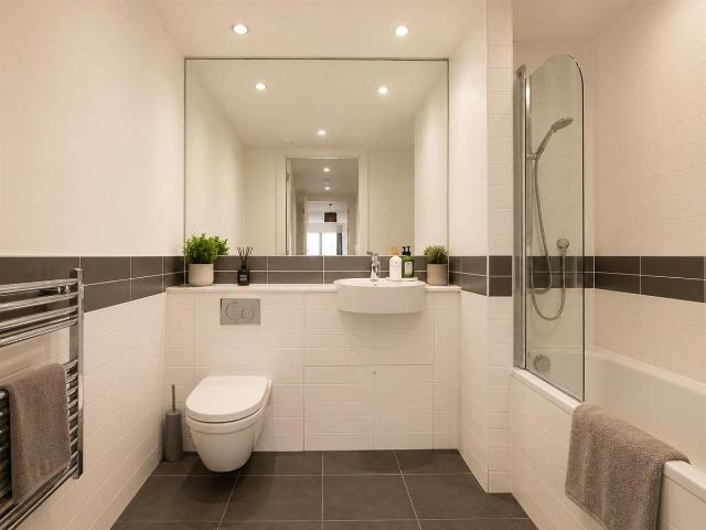Waterfront Walk, Birmingham B1, 2 bed flat to rent, £1,800 pcm | PrimeLocation