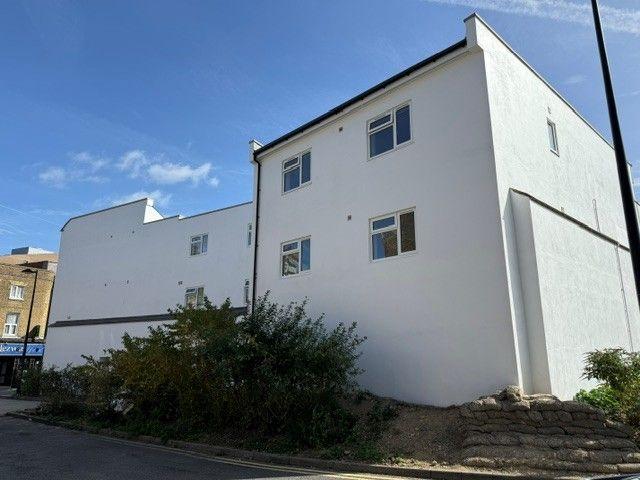 Waterfront Way, Chatham ME4, 1 bed flat to rent, £1,000 pcm | PrimeLocation