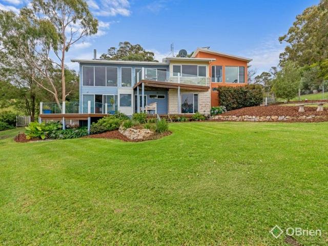 Lakeside Luxury With Uninterrupted Waterfront Views