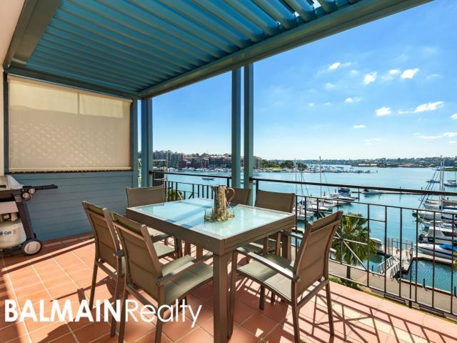 Waterfront 3 Bedroom Apartment with Stunning Views, Fully Ducted Air Con