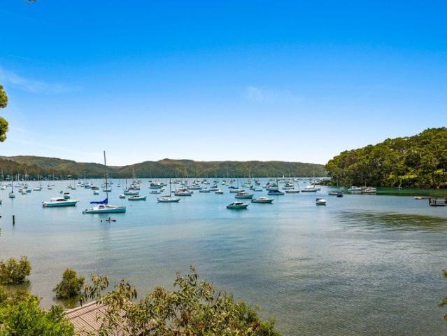 Waterfront 4 Bedroom Family home