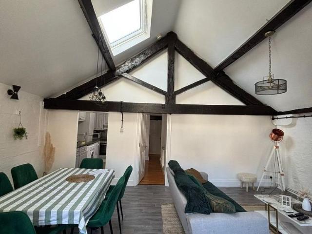Watergate Row South, Chester 2 bed apartment to rent £1,250 pcm £288 pw