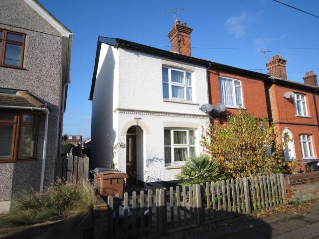 Waterhouse Street, Chelmsford CM1 2 bed semi detached house to rent £1,550 pcm £358 pw