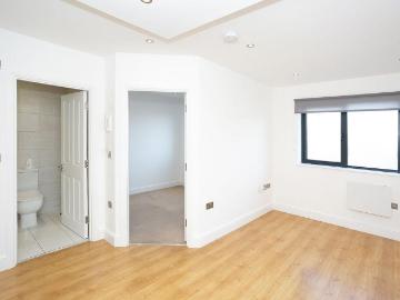 Waterhouse Street, HP1, Hemel. 1 bed flat to rent £1,075 pcm £248 pw