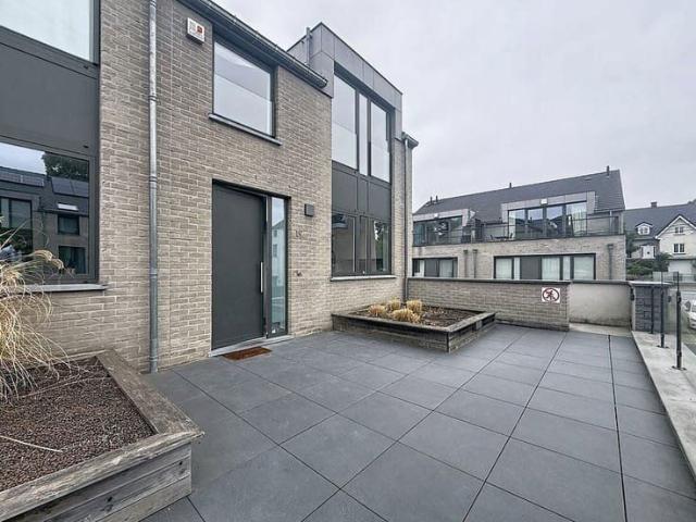 WATERLOO 4 bedroom house with terras & garden +/ 173m²