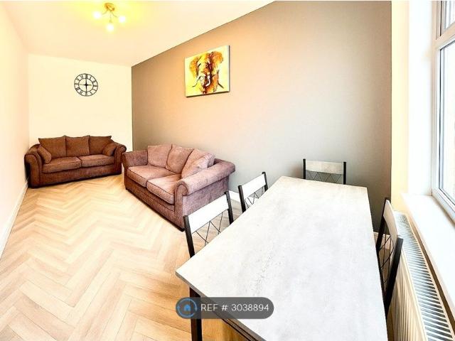 Waterloo Terrace, Ashton On Ribble, Preston PR2, 4 bed terraced house to rent, £1,315 pcm | PrimeLocation