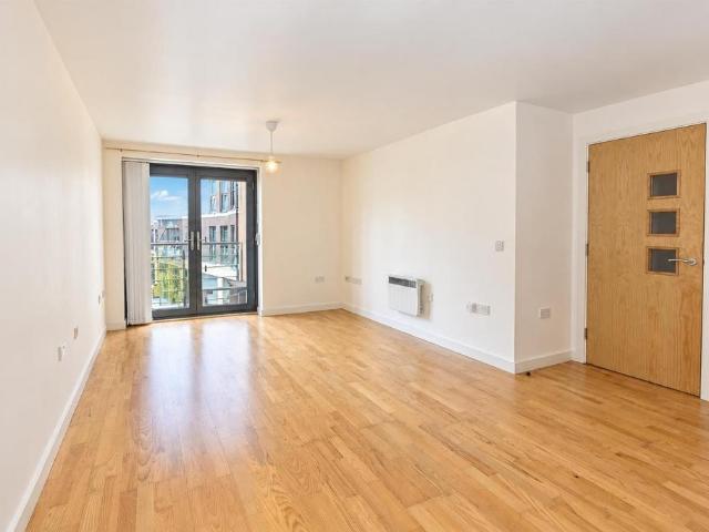 Waterloo Apartments 15, Leeds, LS10 2 bed flat to rent £1,050 pcm £242 pw
