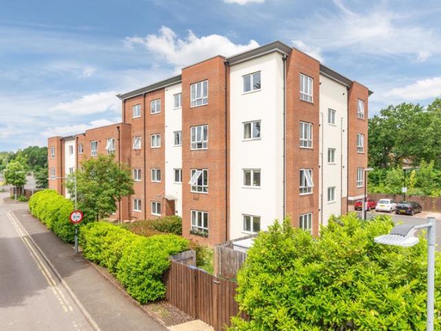Waterloo Court, Hersham, Walton On Thames. KT12, 2 bed flat to rent, £1,650 pcm | PrimeLocation