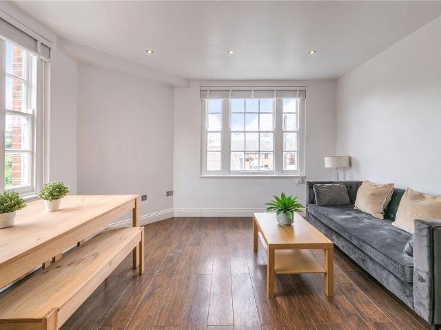 Waterloo House, 7 Byron Street E14, 2 bed flat to rent, £2,000 pcm | PrimeLocation