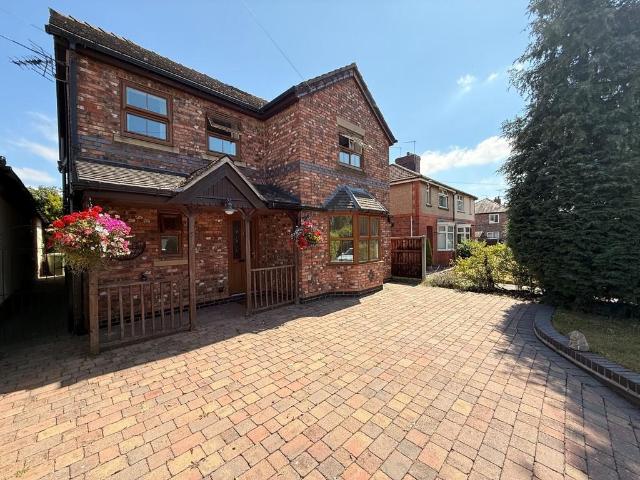Waterloo Rd, Haslington 5 bed detached house to rent £1,895 pcm £437 pw