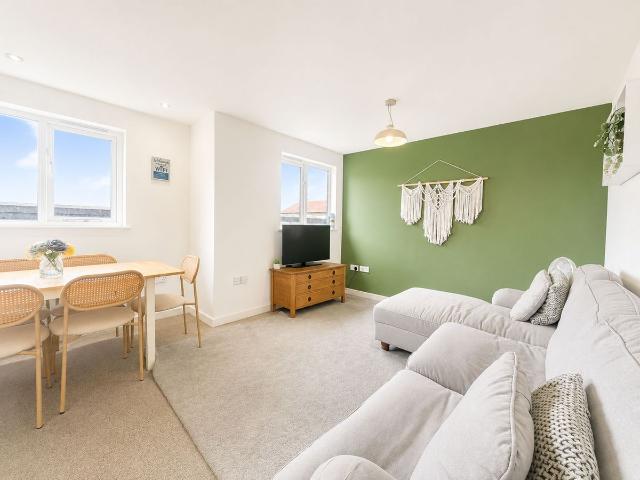 Waterloo Road, Midland Mews BS2, 2 bed flat to rent, £1,600 pcm | PrimeLocation
