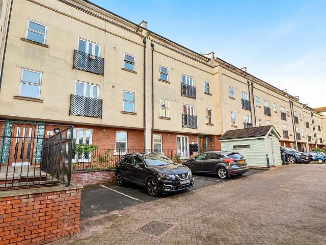 Waterloo Road, Bristol BS2, 2 bed flat to rent, £1,395 pcm | PrimeLocation