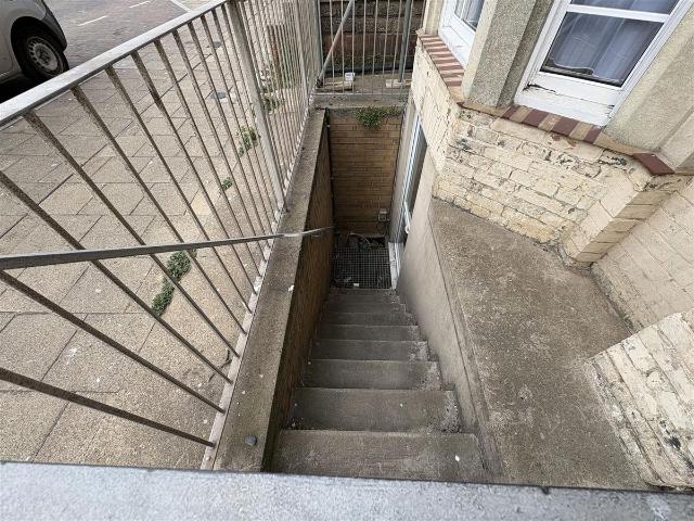 Waterloo Road, Lowestoft NR33, Studio to rent, £525 pcm | PrimeLocation